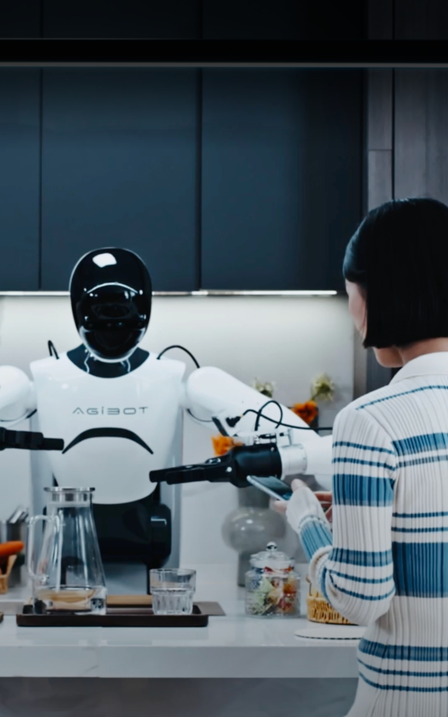 行业首款！365英国上市发布具身智能一站式开发平台Genie Studio